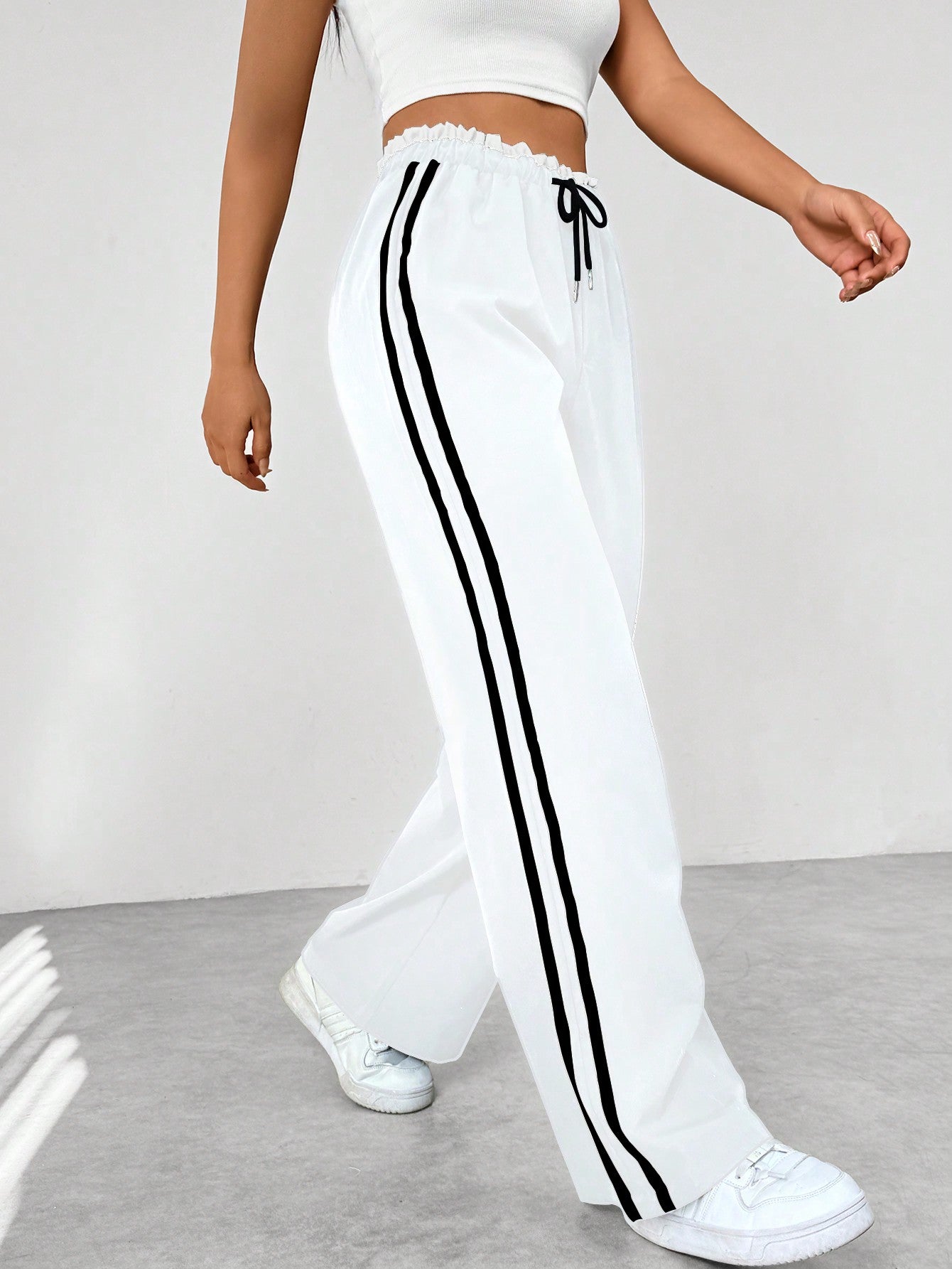 Yara – Pantalon Large Tendance à Bandes Sportives