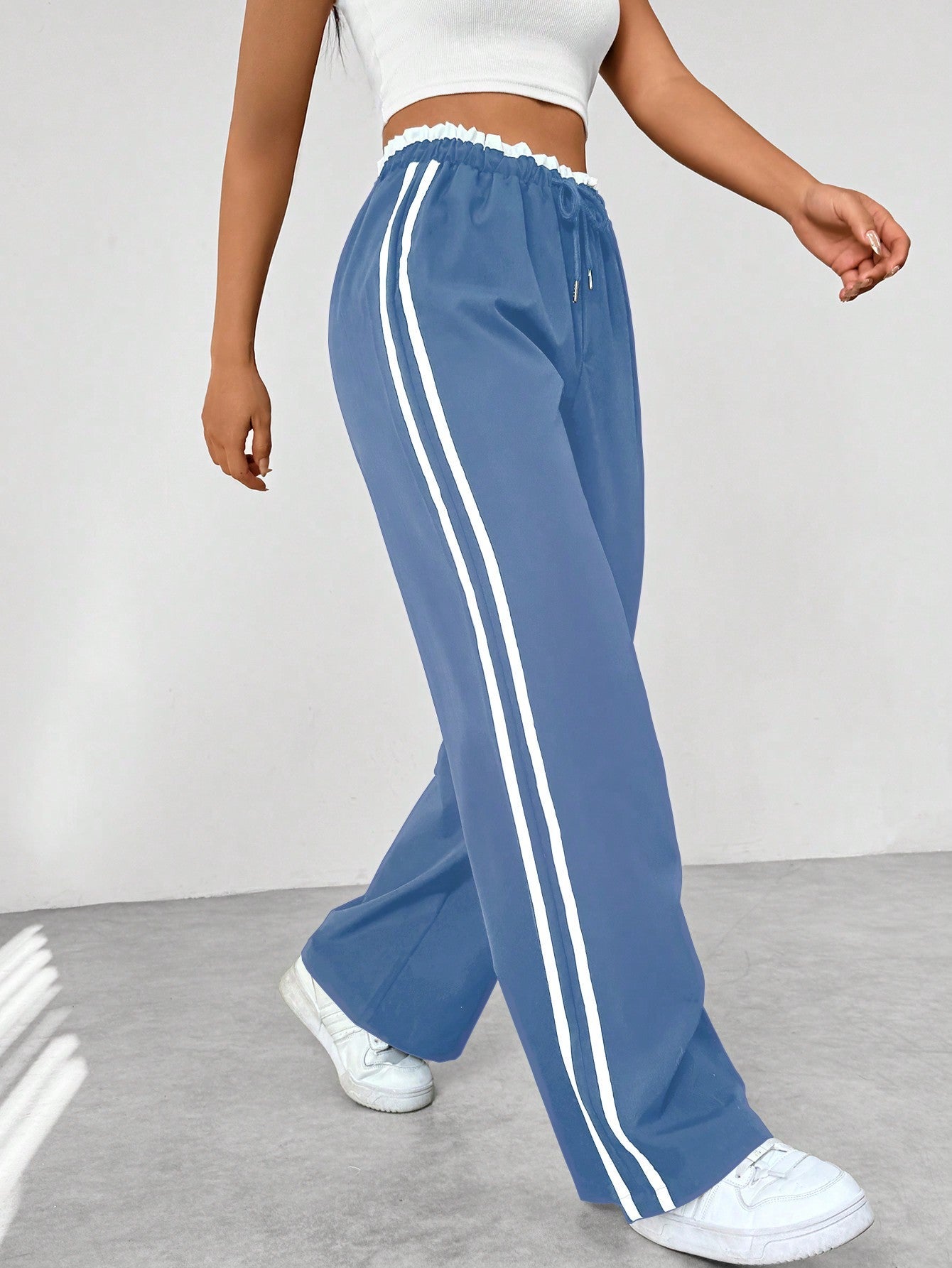 Yara – Pantalon Large Tendance à Bandes Sportives
