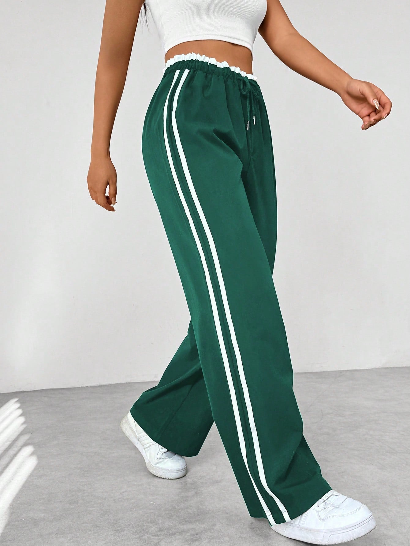 Yara – Pantalon Large Tendance à Bandes Sportives