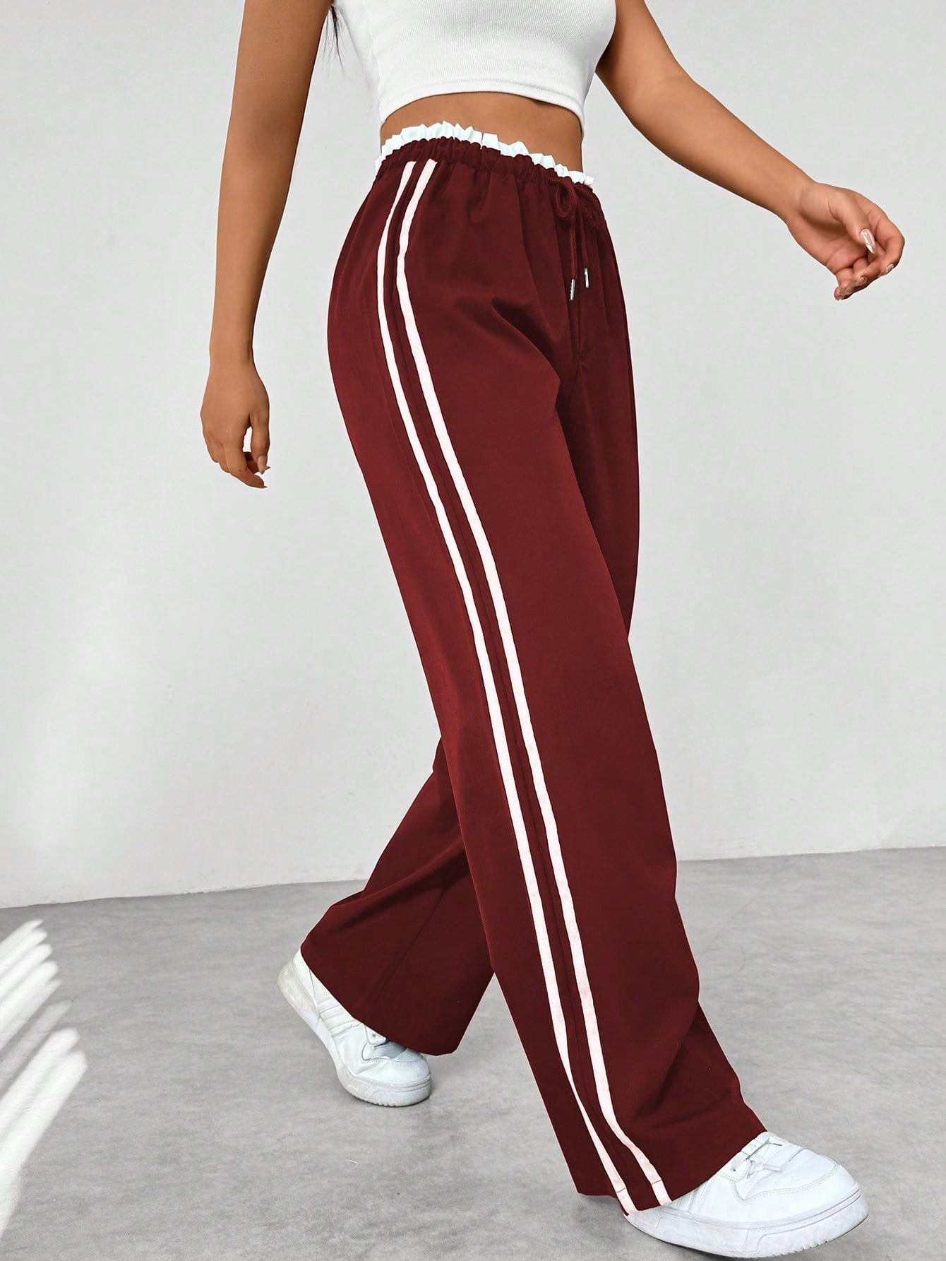 Yara – Pantalon Large Tendance à Bandes Sportives