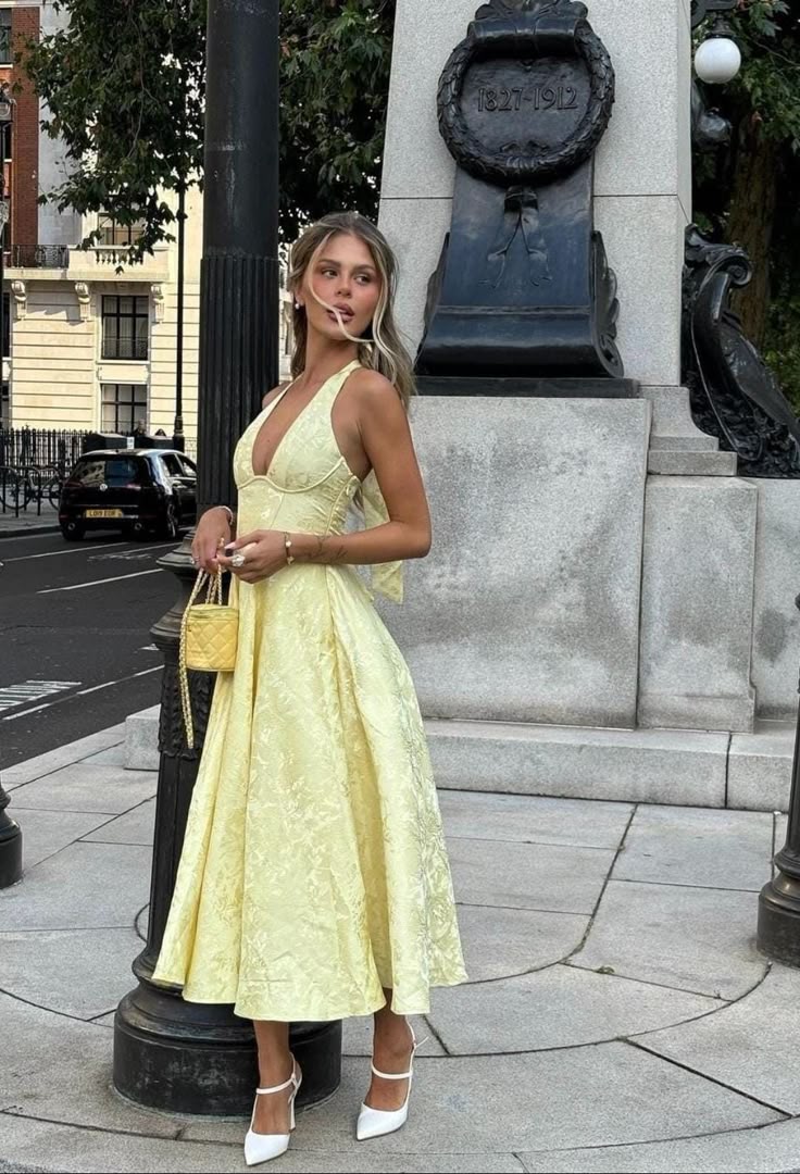 Esmeralda | Robe longue sans manches à manches échasses