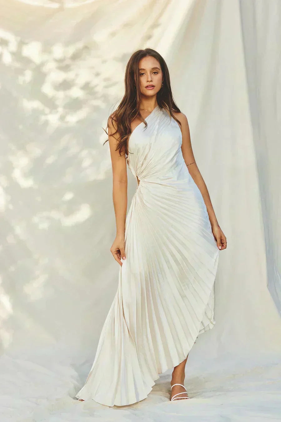 Billy Joan | Robe midi à épaules dénudées avec manchette transparente