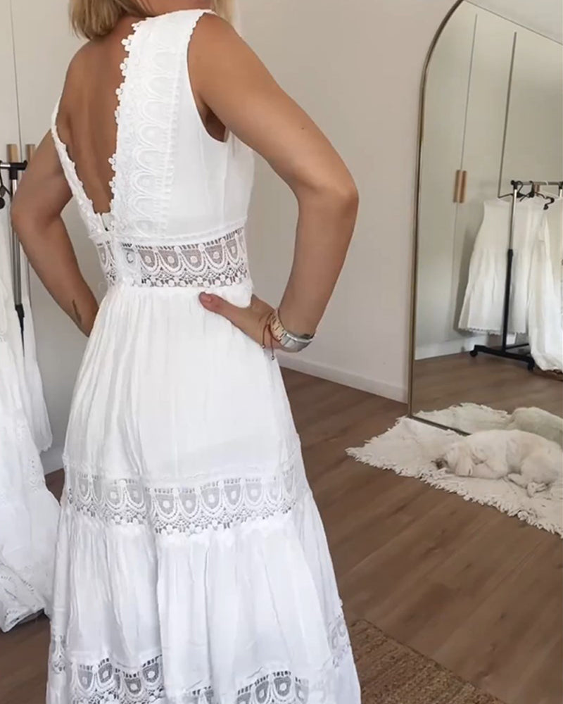Kim | Abito in Pizzo con Scollatura a V (Disponibilità Limitata)