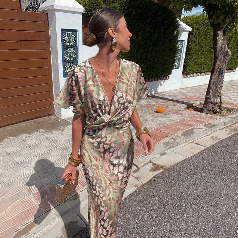 Kelsey - Robe longue avec décolleté en v et détail torsadé