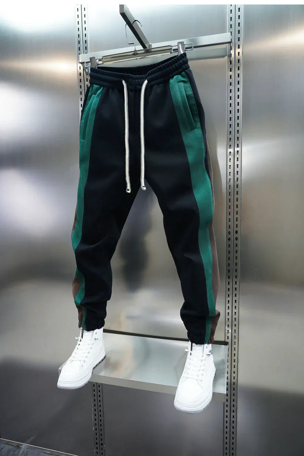 Pantaloni alla Moda con Rigature a Contrasto