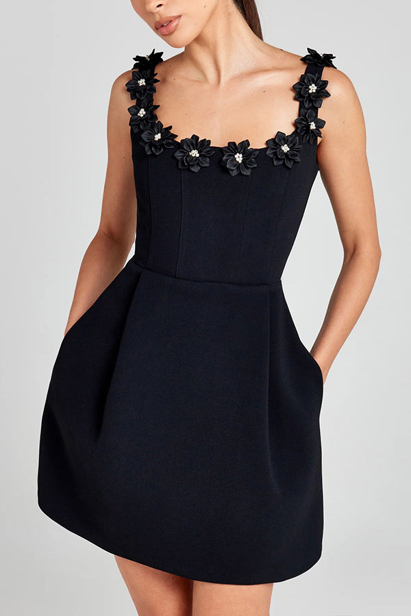 Cindy | Mini robe de soirée avec applications florales
