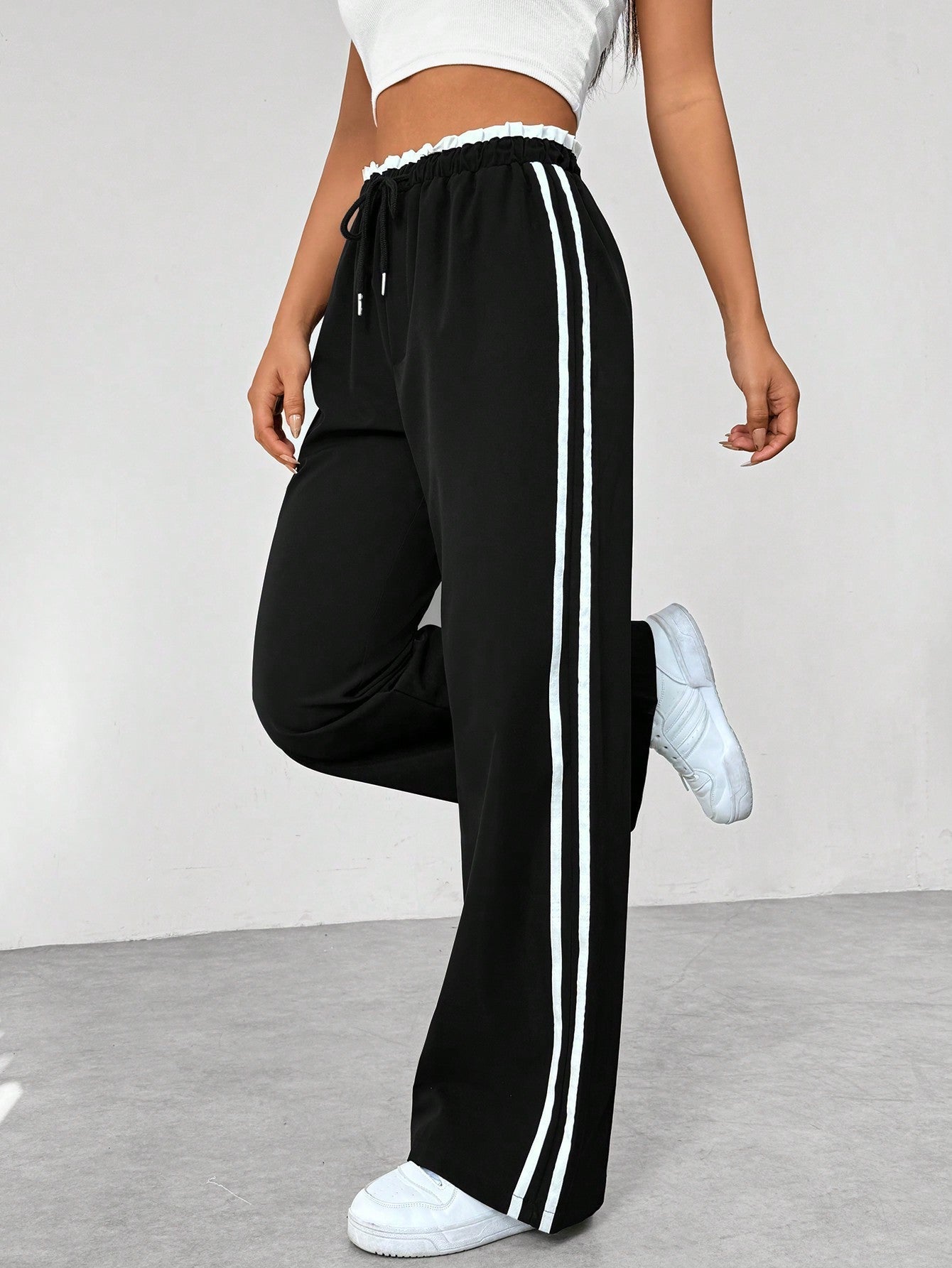 Yara – Pantalon Large Tendance à Bandes Sportives