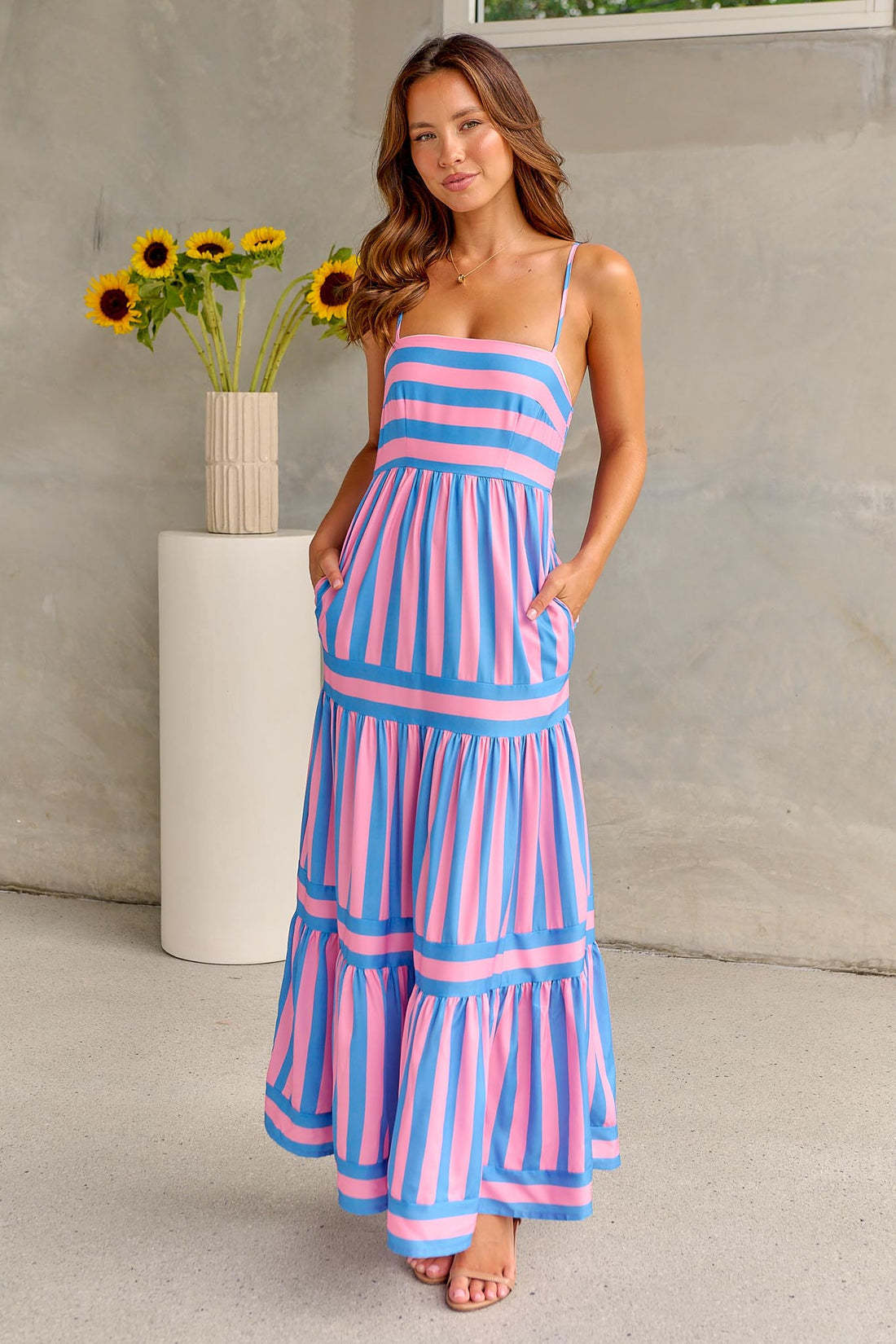 Marisol | Robe longue à rayures avec bretelles spaghetti et poches