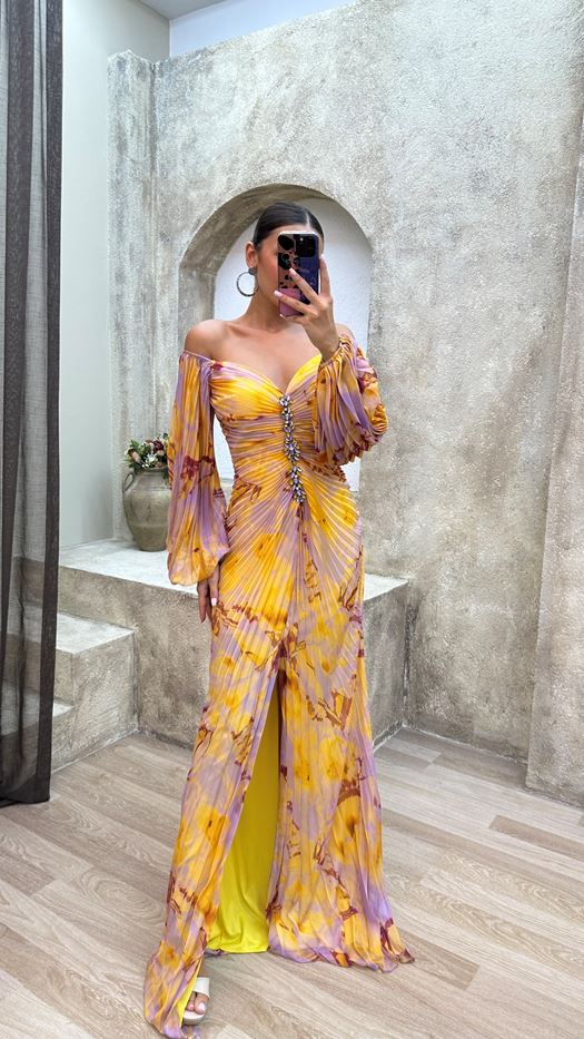 Carly | Robe élégante à col en V
