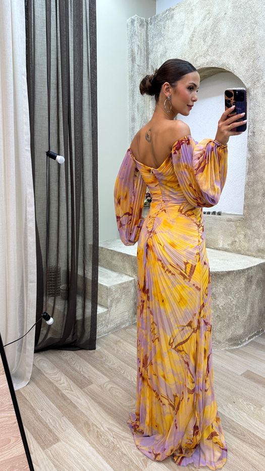 Carly | Robe élégante à col en V