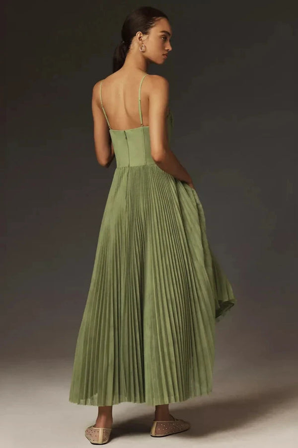 Claire™ – Robe en tulle plissé avec drapé asymétrique