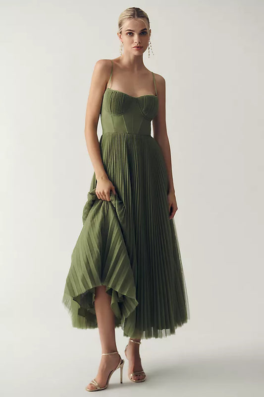 Claire™ – Robe en tulle plissé avec drapé asymétrique