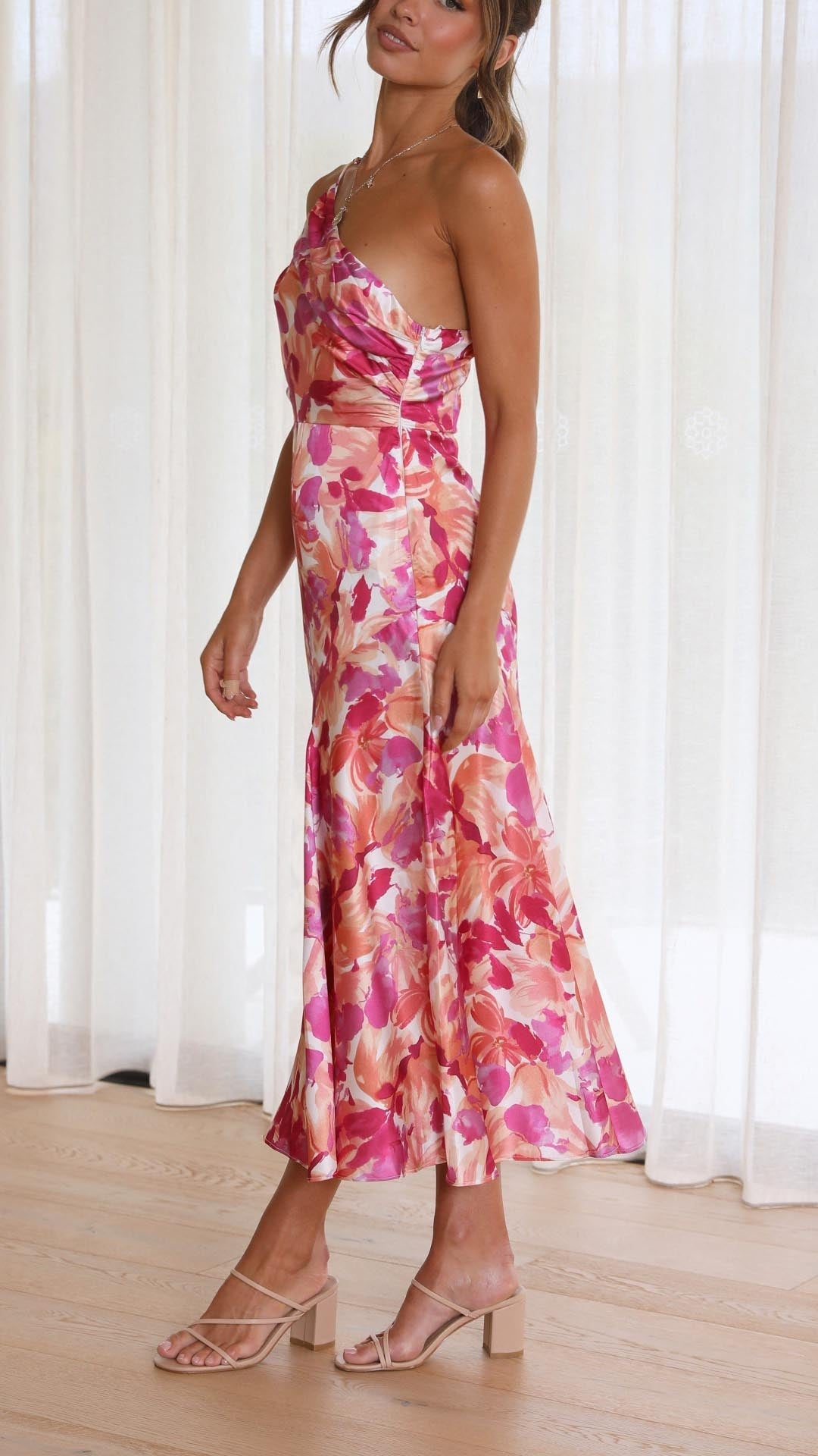 Sophie | Robe longue à motifs floraux avec taille haute et manches en échelle