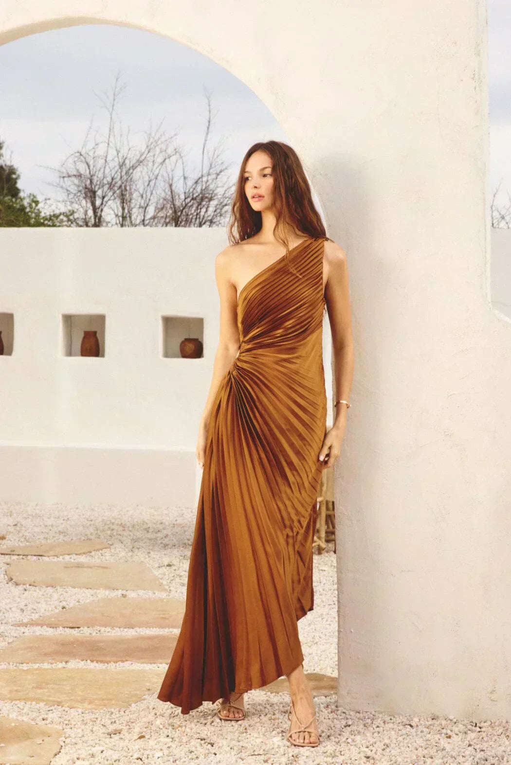 Billy Joan | Robe midi à épaules dénudées avec manchette transparente