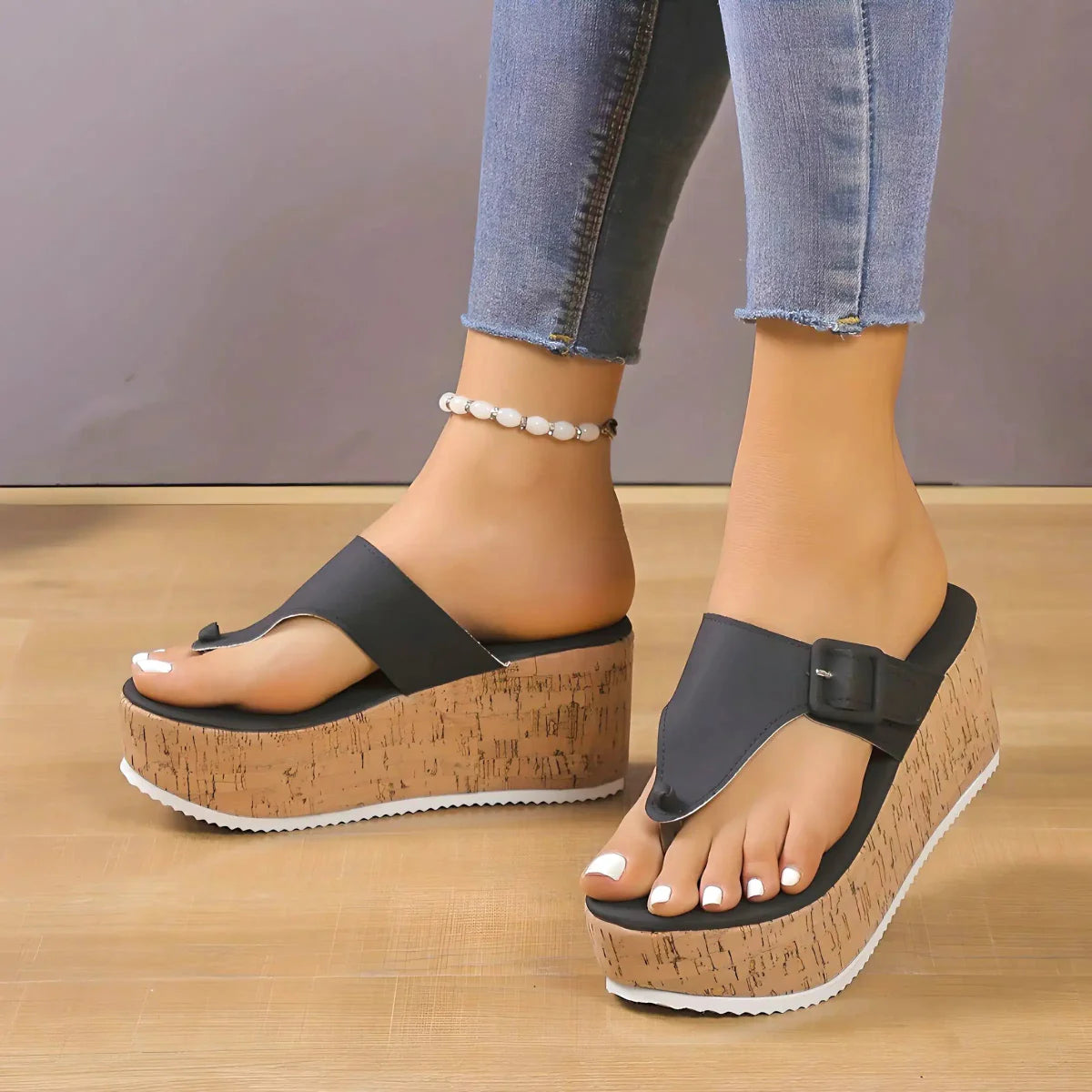 Wyna | Tongs à semelles compensées